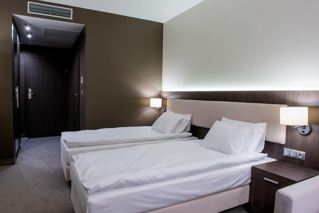 Hotel Kosma Kozmin ภายนอก รูปภาพ