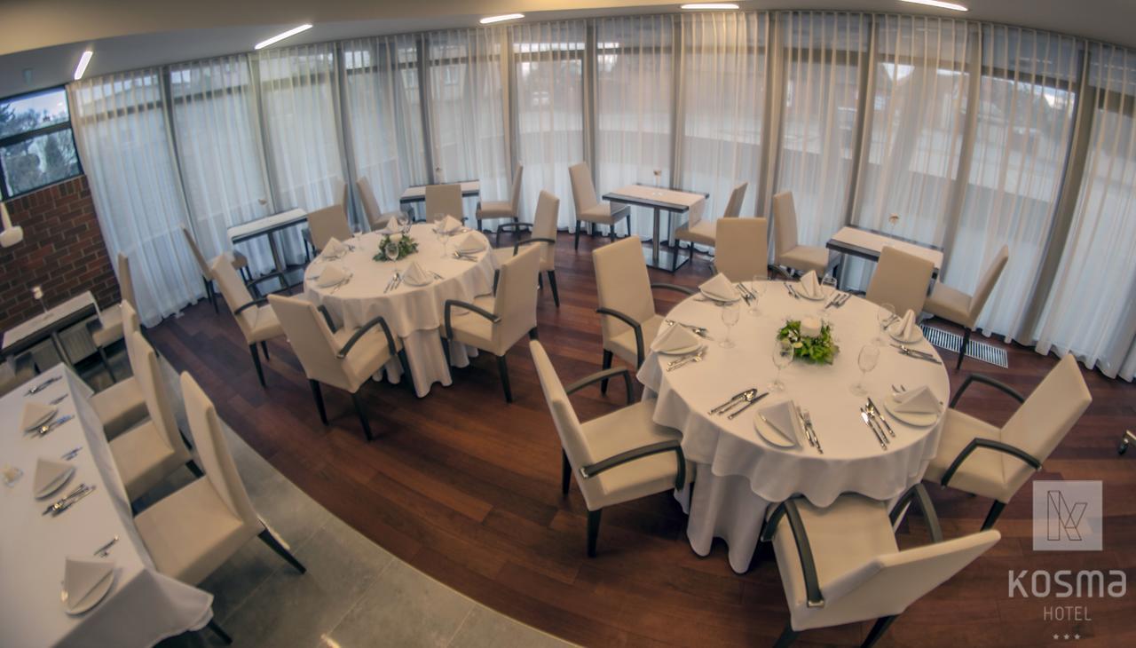 Hotel Kosma Kozmin ภายนอก รูปภาพ