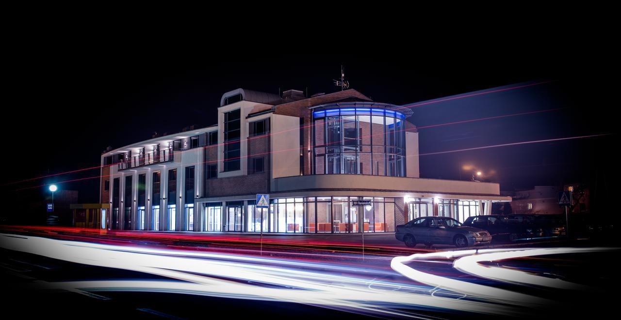 Hotel Kosma Kozmin ภายนอก รูปภาพ