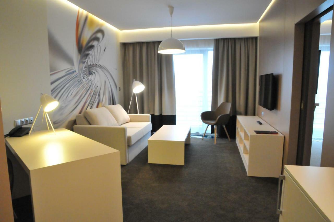 Hotel Kosma Kozmin ภายนอก รูปภาพ
