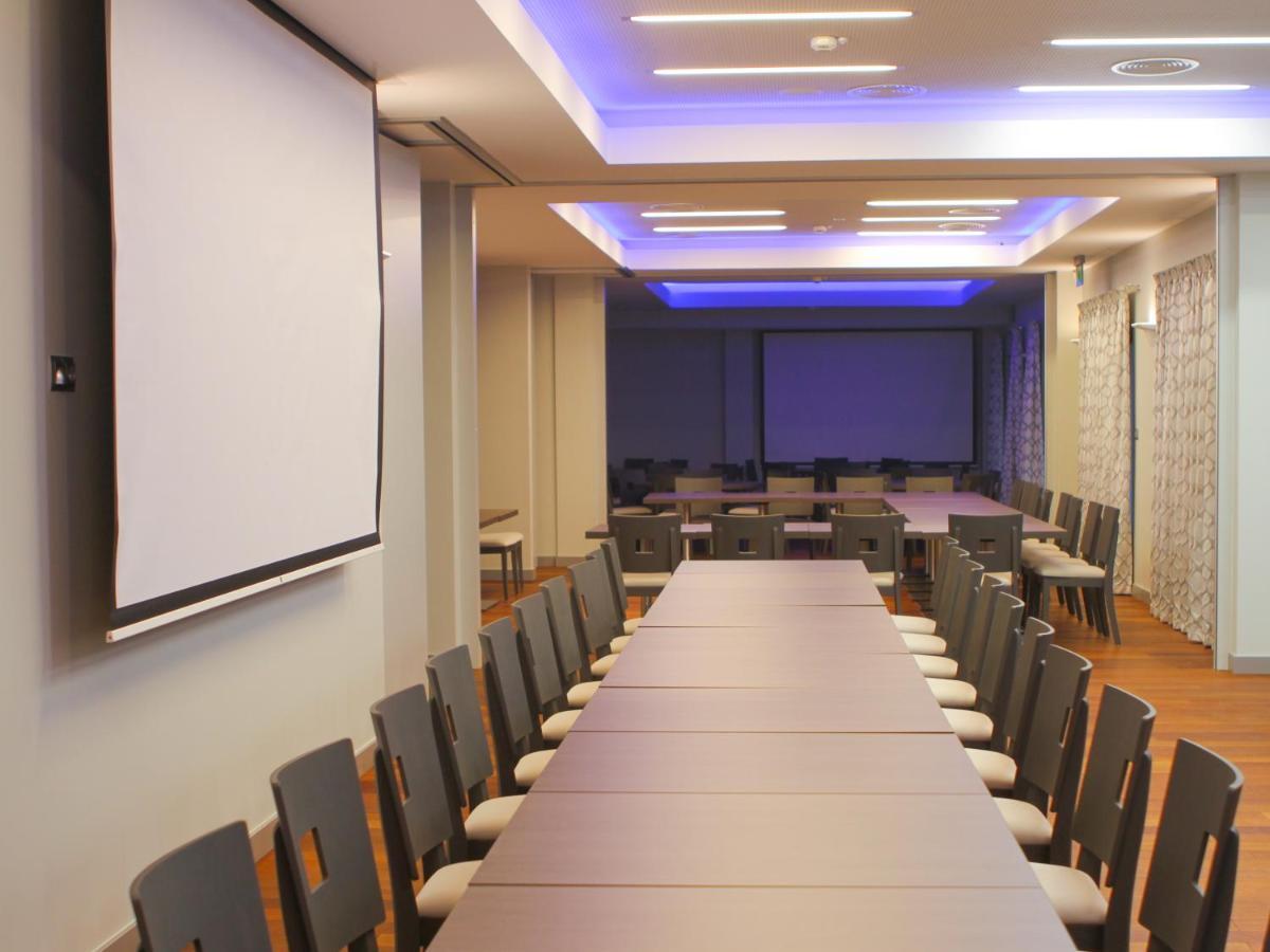 Hotel Kosma Kozmin ภายนอก รูปภาพ